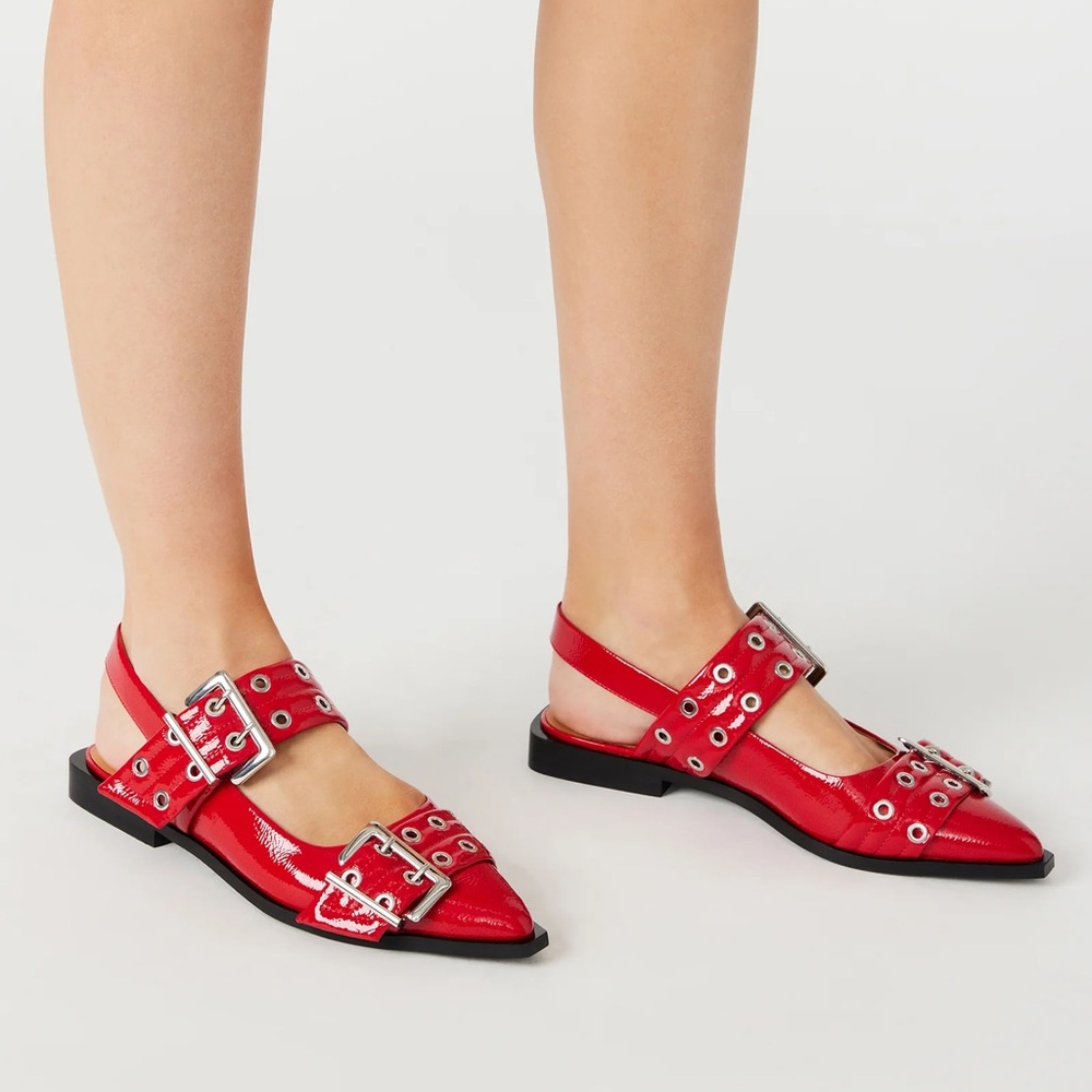 Steve Madden Graya Flats in red patent size 8